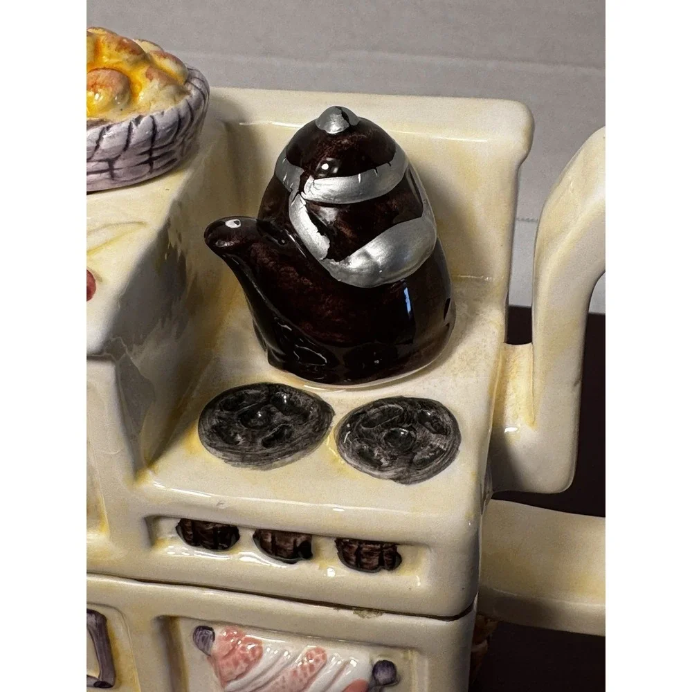 Mini Teapot ~ 2 Pieces ~ Unboxed ~ 3.5 inches ~